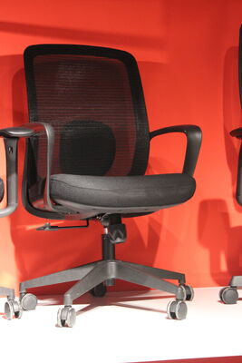 Giá tốt Ghế xoay văn phòng có thể tùy chỉnh màu sắc, bánh xe màu đen, đệm êm ái, chiều cao và độ nghiêng có thể điều chỉnh, lý tưởng cho bàn làm việc trực tuyến